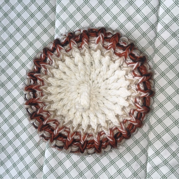 One of a kind hand-crocheted, vintage beret - Picture 2 of 4